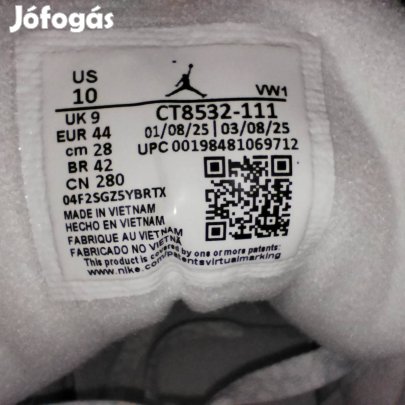 44-es jordan 3 pure money új 