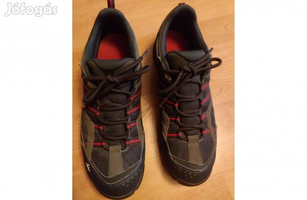 44-es méretű, Quechua férfi vízhatlan túracipő