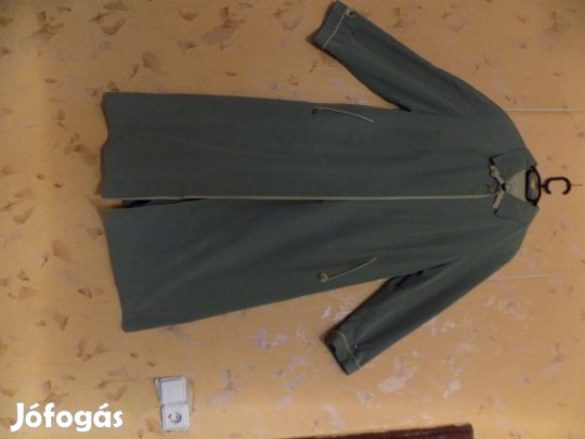 44-es méretű női átmeneti kabát