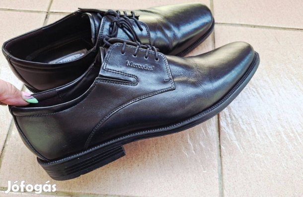 44-es szinte új Olasz ,alkalmi férfi bőrcipő