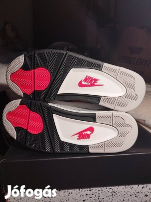 44-es új nike jordan 4 cipő 
