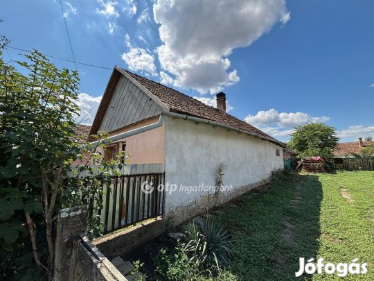 44 nm-es ház eladó Zsáka