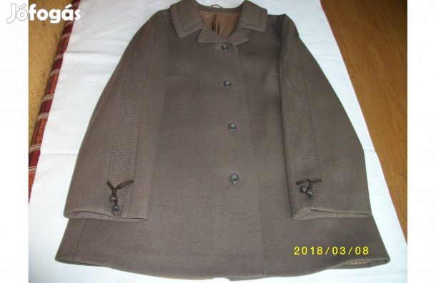 44-s méretű szövet kabát
