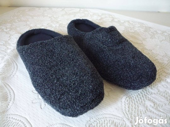 45-46-os sötétszürke meleg papucs Új