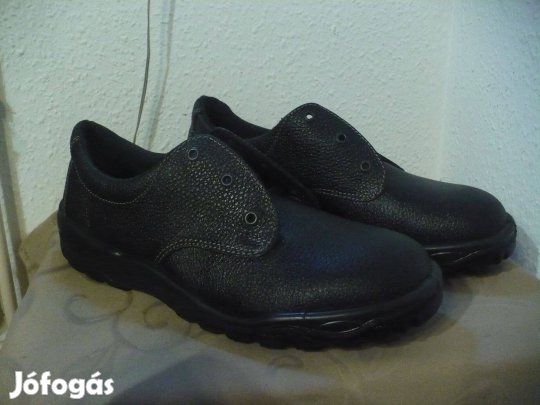 45 Ipoly félcipő eladó