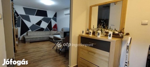 45 nm-es lakás eladó Szekszárd