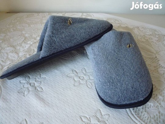 45-ös világos szürke, meleg papucs Új