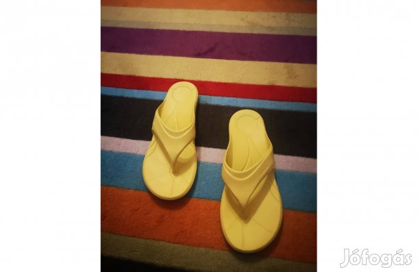 46-47-es papucs