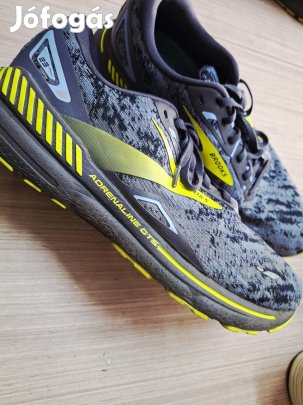 46,5-es Brooks ferfi futocipő