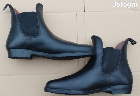 46.5-es,új bokacsizma eladó. 