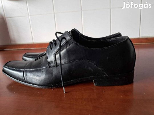 46-OS Fekete Bőrből Készült DA Vinci Cipő