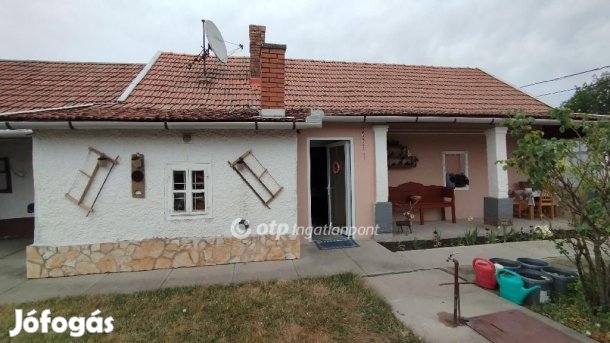 46 nm-es ház eladó Jánoshida