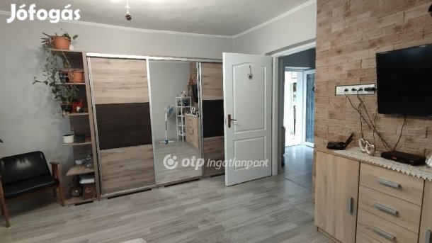 46 nm-es ház eladó Jánoshida