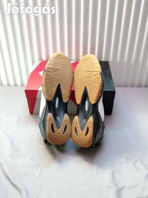 46-os Kensis teremcipő (férfi)