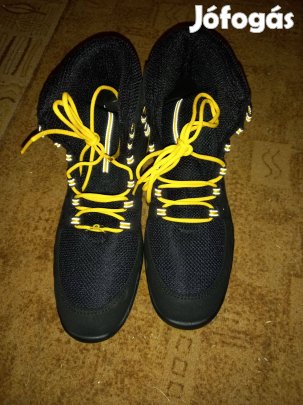 46-os munkavédelmi bakancs eladó