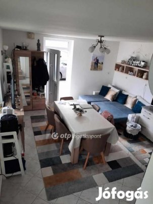 470 nm-es ház eladó Vonyarcvashegy