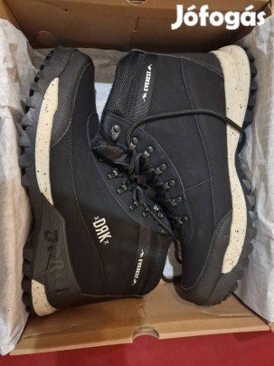 47-es férfi drk everest bakancs eladó 