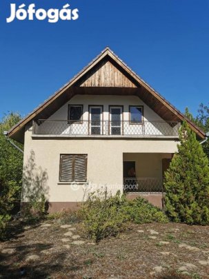 47 nm-es ház eladó Cegléd