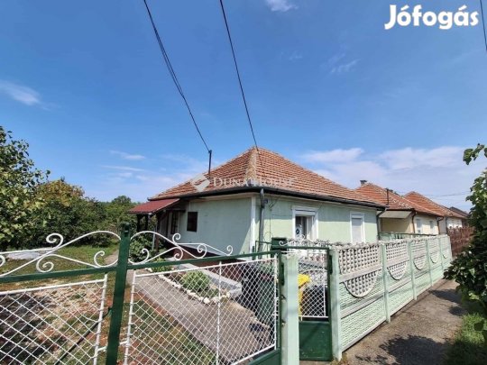 47 nm-es ház eladó Sajólád