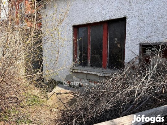 48 nm-es ház eladó Érd