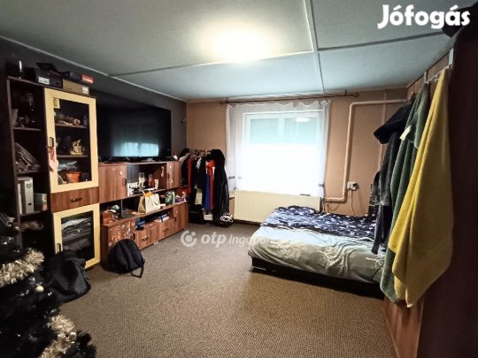 48 nm-es ház eladó Szentes