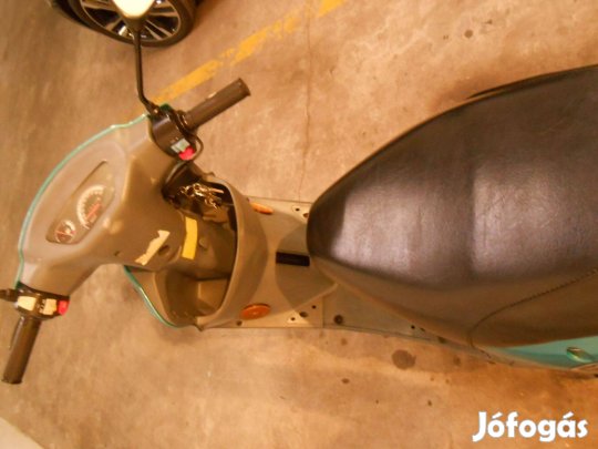 49 kcm3 4 ütemű robogó minden alkatrésze eladó, egyben jól működik