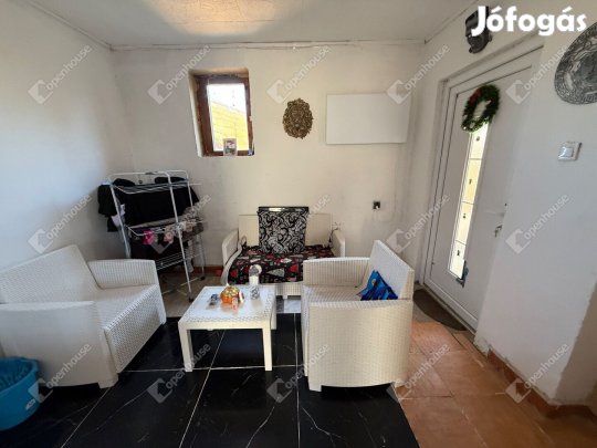 49 nm-es ház eladó Páka