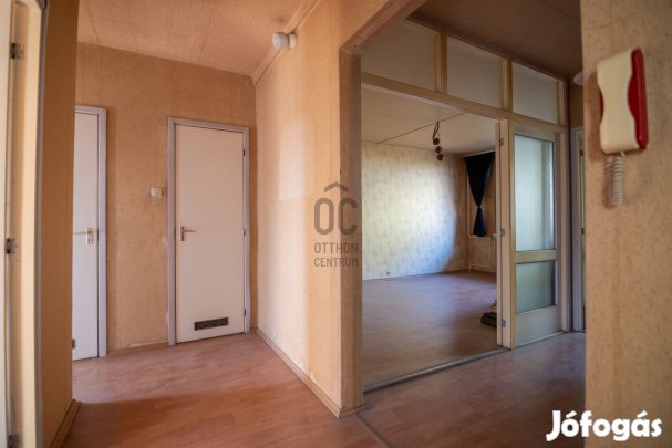 4 SZOBÁS, ERKÉLYES LAKÁS A PÓK UTCAI LAKÓTELEPEN