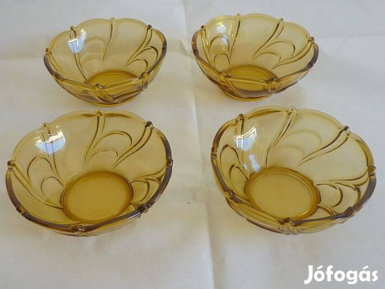 4 darab desszertes üvegtálka