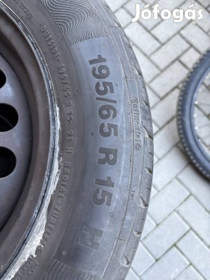 4 db 15" acél felni gumikkal együtt