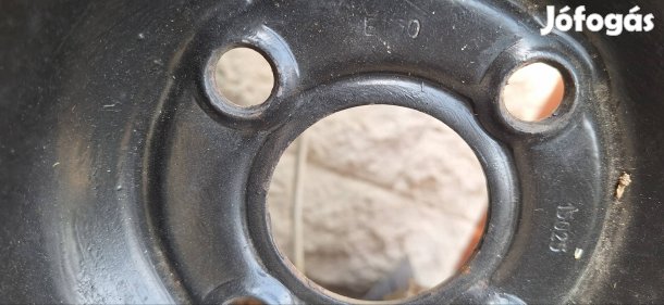 4 db Continental 185/65 R15 nyári abroncs lemezgelnin Dacia Renault