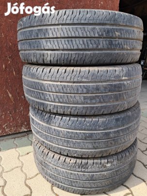 4 db Téli gumi Continentál 235/65 R 16 C
