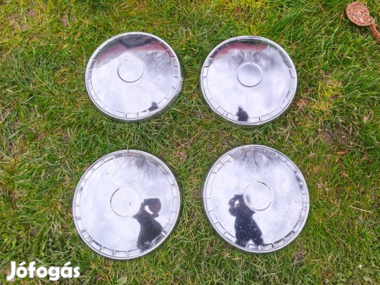 4 db. lada krómozott dísztárcsa