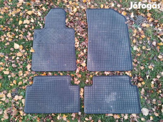 4 db.-os Rigum autó gumiszőnyeg garnitúra