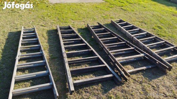 4 db fa állólétra * 2 db (2x8) és * 2 db (2x9) fokos
