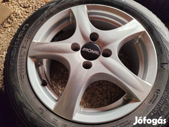 4 db felni gumikkal eladó 