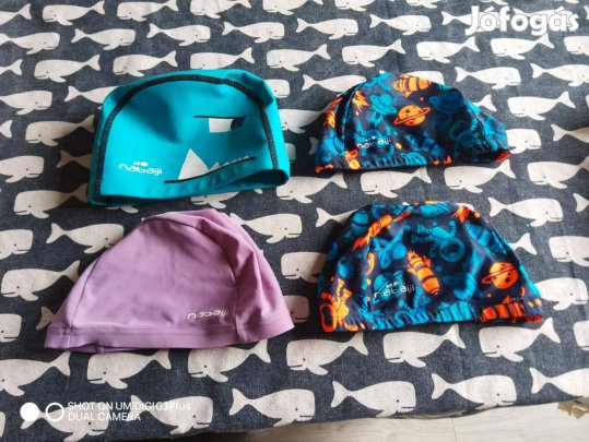 4 db gyerek úszósapka