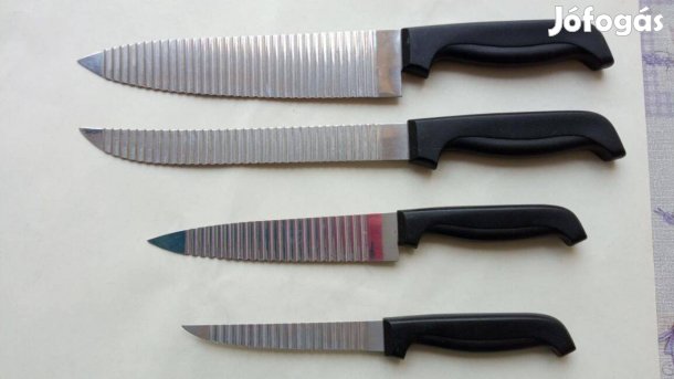 4 db konyhai hullámos pengéjú kés újszerű együtt 3500 Ft