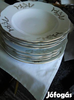 4 db lapos 4 db mély 1 db süteményes porcelán tányérok