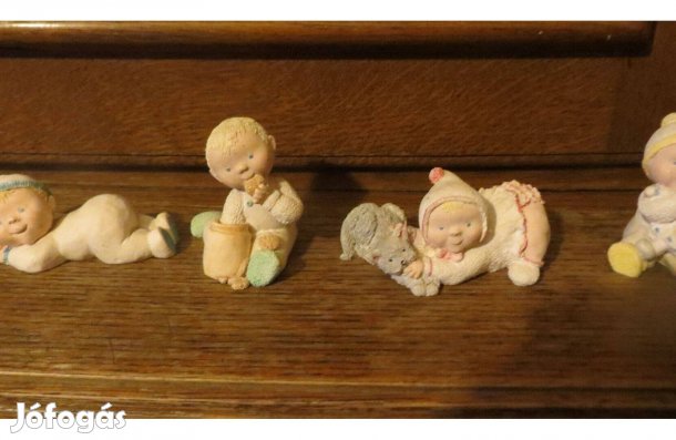 4 db régi gyűjthető kisbaba figura az 1980-s évekből