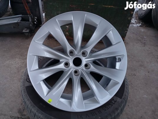 4 db új gyári Tesla alufelni 5x120 8x19 ET40 kf: 64,1 mm tpms szenzor
