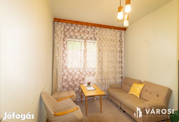 4 szintes sorházi lakás, kiadható alagsori apartmannal