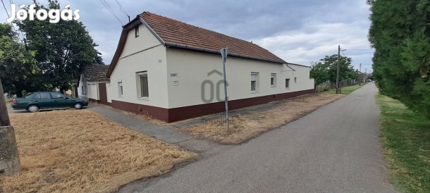 4 szobás családi ház Makón  költözz 6090 napon belül!