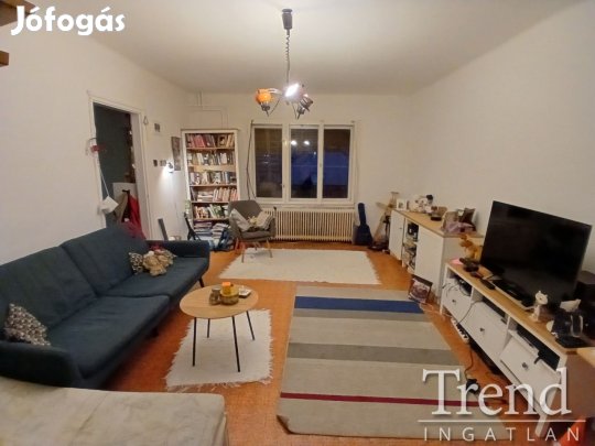 4 szobás családi ház eladó Nagyvenyimen, csendes környezetben.