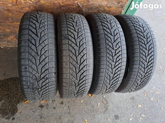 4db 205/60 R16 Yokohama Bluearth Winter Téli gumi eladó! ára! 10000Ft/