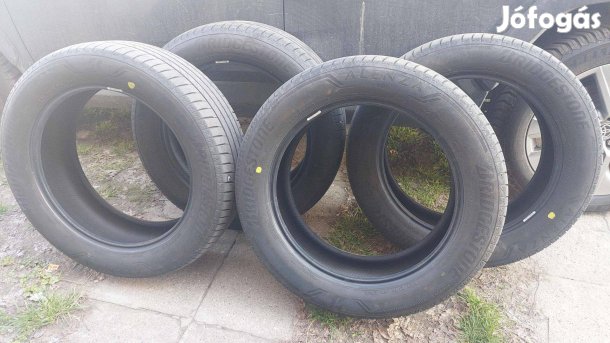 4db 235/55/R19 Bridgestone Alenza keveset futott nyári gumi garnitúra