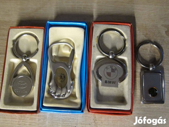 4db. Autós Kulcstartó - 4db. - Skoda , Peugeot , BMW , Toyota