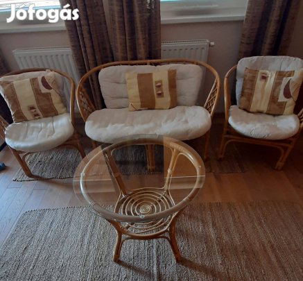 4db.-os rattan garnitúra eladó