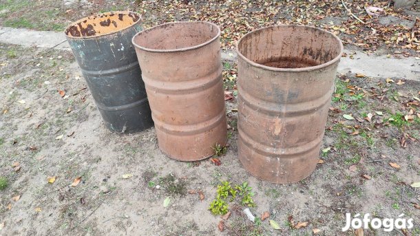 4db fém hordó 200 literes termény tárolásra