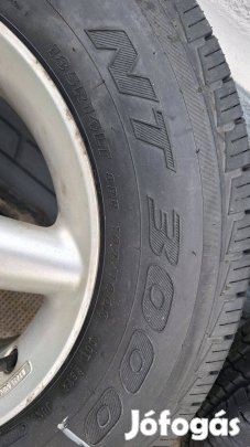 4db gumiabroncs felnivel